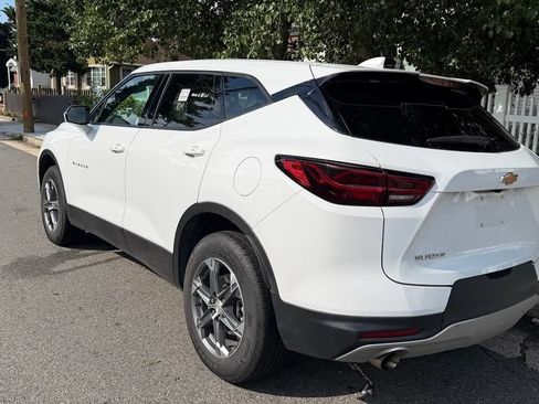Used 2025 Chevrolet Blazer LT FWD image 8