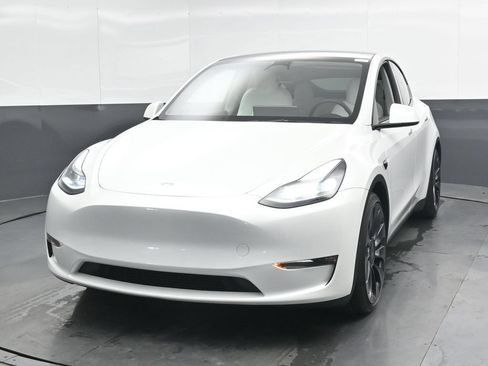 Used 2023 Tesla Model Y Performance AWD/4WD image 6