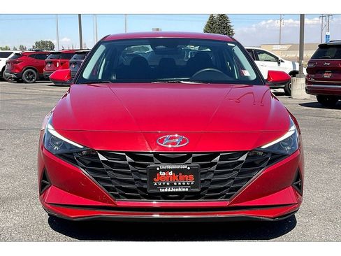 Used 2021 Hyundai Elantra SEL image 3