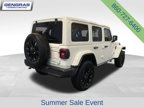 Used 2025 Jeep Wrangler Unlimited Sahara w/ Safety Group AWD/4WD image 7