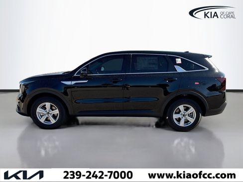 New 2026 Kia Sorento LX FWD image 2