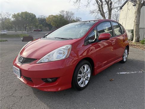Used 2010 Honda Fit Sport image 3