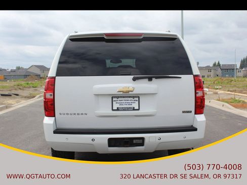 Used 2011 Chevrolet Suburban LT AWD/4WD image 4