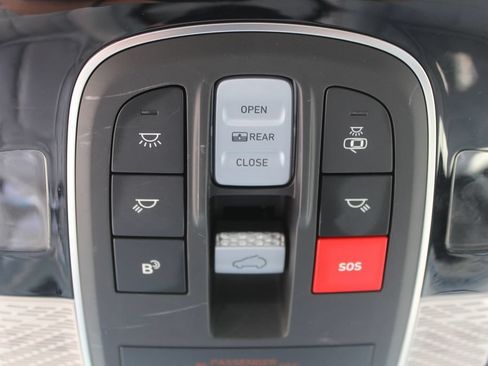 Used 2023 Hyundai Palisade Limited w/ Cargo Package FWD image 27