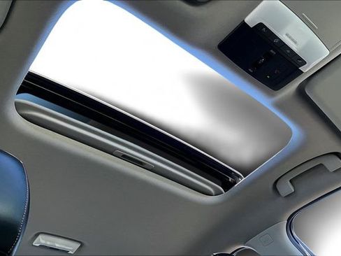 Certified 2025 Nissan Sentra SR w/ SR Premium Package image 26