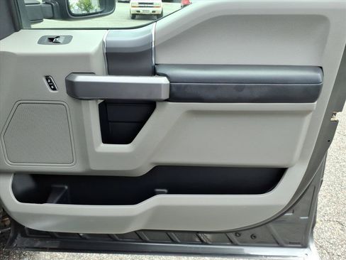 Used 2019 Ford F250 XLT w/ XLT Premium Package AWD/4WD image 17