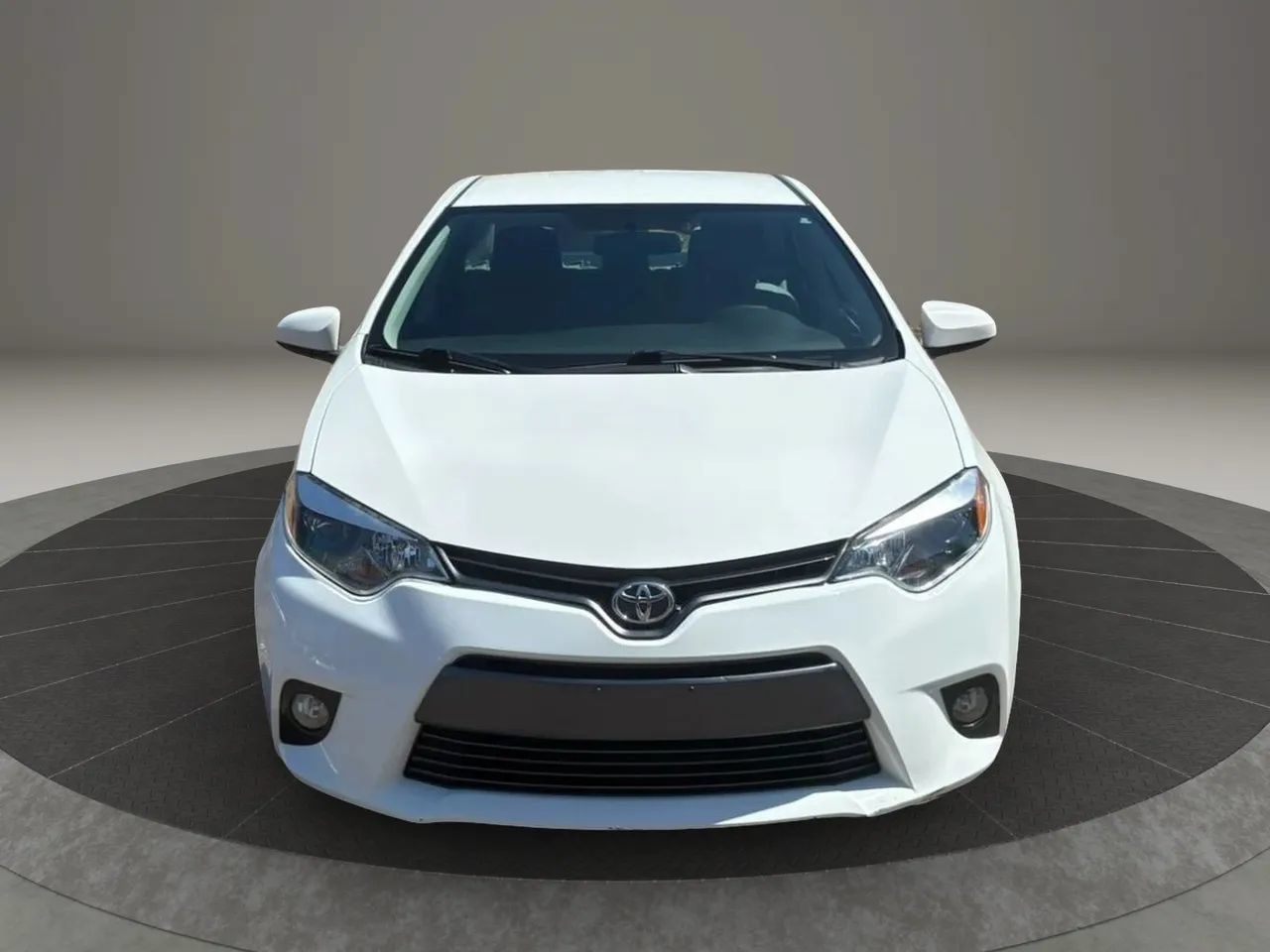 Used 2016 Toyota Corolla LE FWD image 2