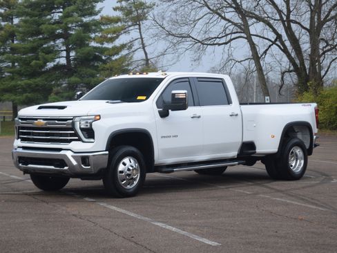 Used 2025 Chevrolet Silverado 3500 LTZ image 20