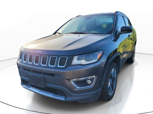 Used 2018 Jeep Compass Limited w/ Navigation Group AWD/4WD image 3