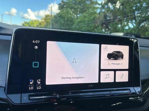 Used 2024 Volkswagen Atlas Cross Sport SE image 41