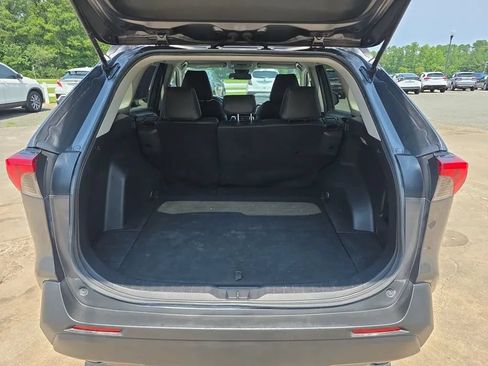 Used 2020 Toyota RAV4 XLE FWD image 48