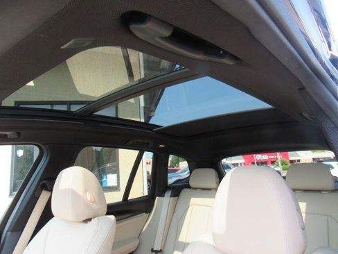 Used 2019 BMW X3 xDrive30i w/ Driving Assistance Package AWD/4WD image 18