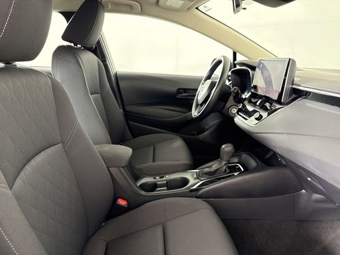 Used 2023 Toyota Corolla LE image 28