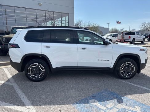 New 2026 Jeep Cherokee Laredo AWD/4WD image 32