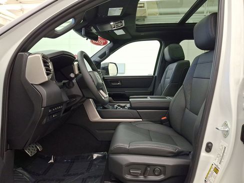 Used 2025 Toyota Tundra Limited image 11