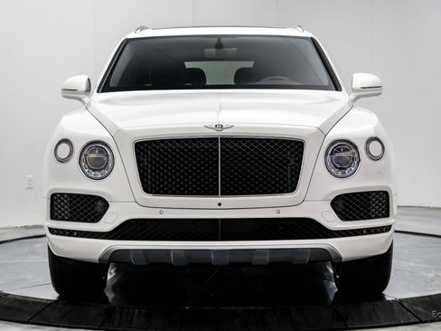 Used 2019 Bentley Bentayga image 28