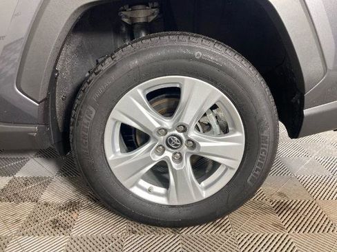 Used 2019 Toyota RAV4 LE w/ Carpet Mat Package AWD/4WD image 24
