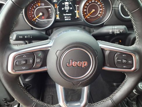 Used 2018 Jeep Wrangler Unlimited Sahara image 24