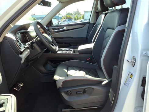 New 2026 Volkswagen Atlas Peak Edition image 10