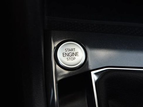 Used 2023 Volkswagen Tiguan SE FWD image 17