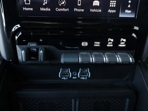 Used 2025 RAM 2500 Laramie w/ Sport Appearance Package image 28