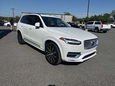 Used 2023 Volvo XC90 B5 Plus w/ Protection Package Premier image 9