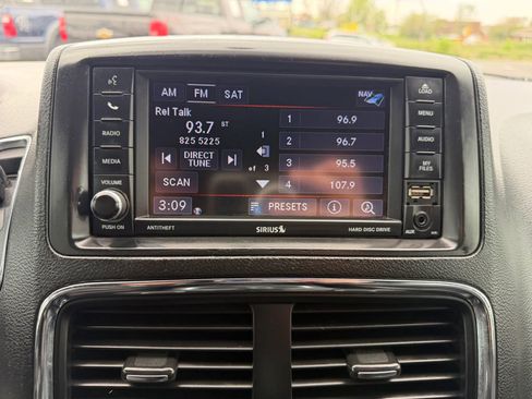 Used 2019 Dodge Grand Caravan GT image 18