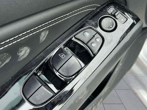 Used 2023 Nissan Altima 2.5 SL AWD/4WD image 17