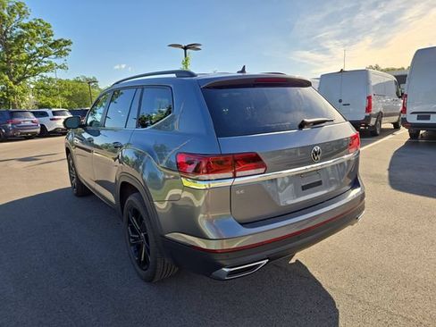 Used 2023 Volkswagen Atlas SE w/ Panoramic Sunroof Package FWD image 5