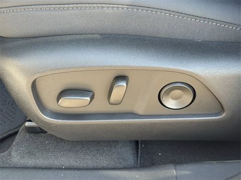 New 2026 Chevrolet Equinox LT w/ Convenience Package II image 23