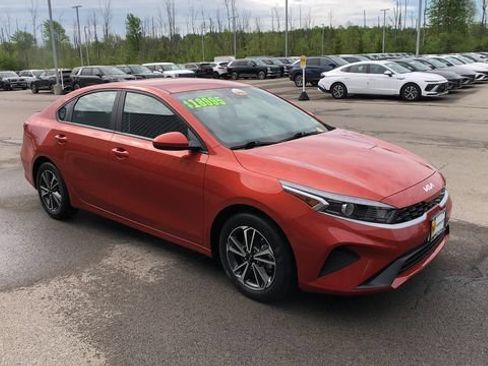 Used 2023 Kia Forte LXS FWD image 7