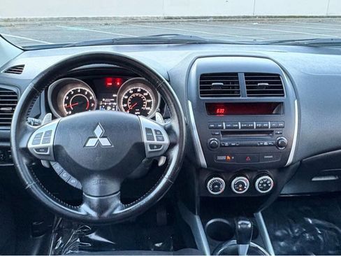 Used 2011 Mitsubishi Outlander Sport SE image 10