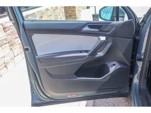 Used 2019 Volkswagen Tiguan SEL AWD/4WD image 10