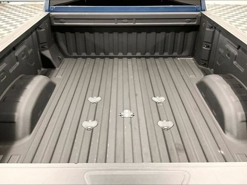 Used 2025 Chevrolet Silverado 2500 Custom w/ Custom Convenience Package AWD/4WD image 32