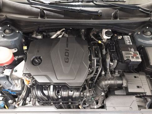 Used 2023 Kia Sportage LX FWD image 3