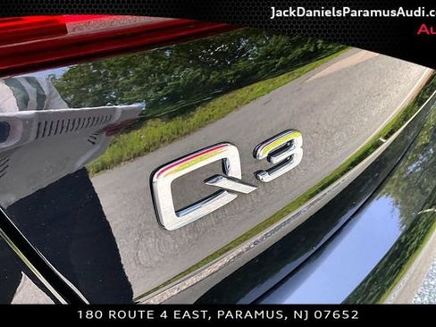 Used 2023 Audi Q3 2.0T Premium w/ Convenience Package AWD/4WD image 23