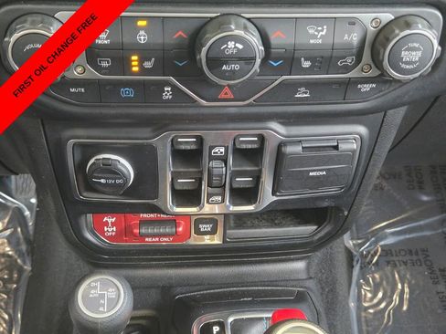 Used 2023 Jeep Wrangler Unlimited Rubicon 4xe w/ Cold Weather Group AWD/4WD image 30