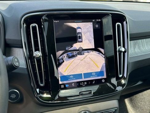 New 2025 Volvo XC40 B5 Ultra w/ Climate Package image 27
