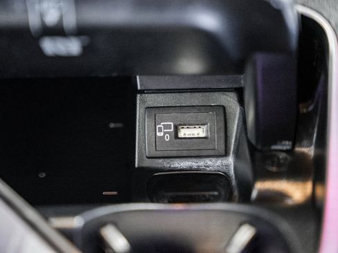 Used 2018 Mercedes-Benz E 300 4MATIC image 21