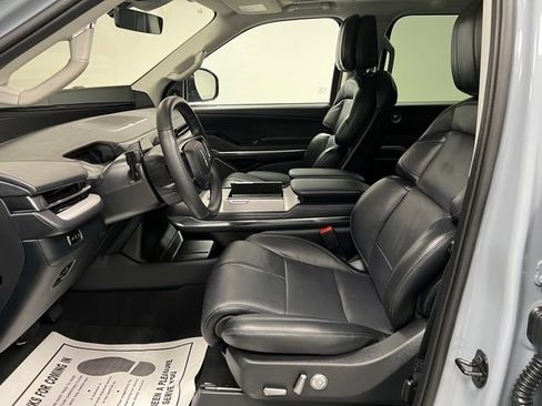 Used 2025 Lincoln Navigator L Reserve image 21