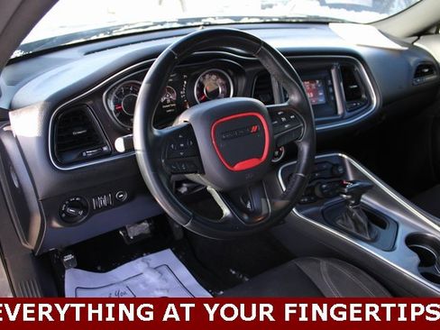 Used 2016 Dodge Challenger R/T image 12