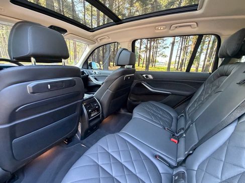 Used 2024 BMW X7 xDrive40i AWD/4WD image 15