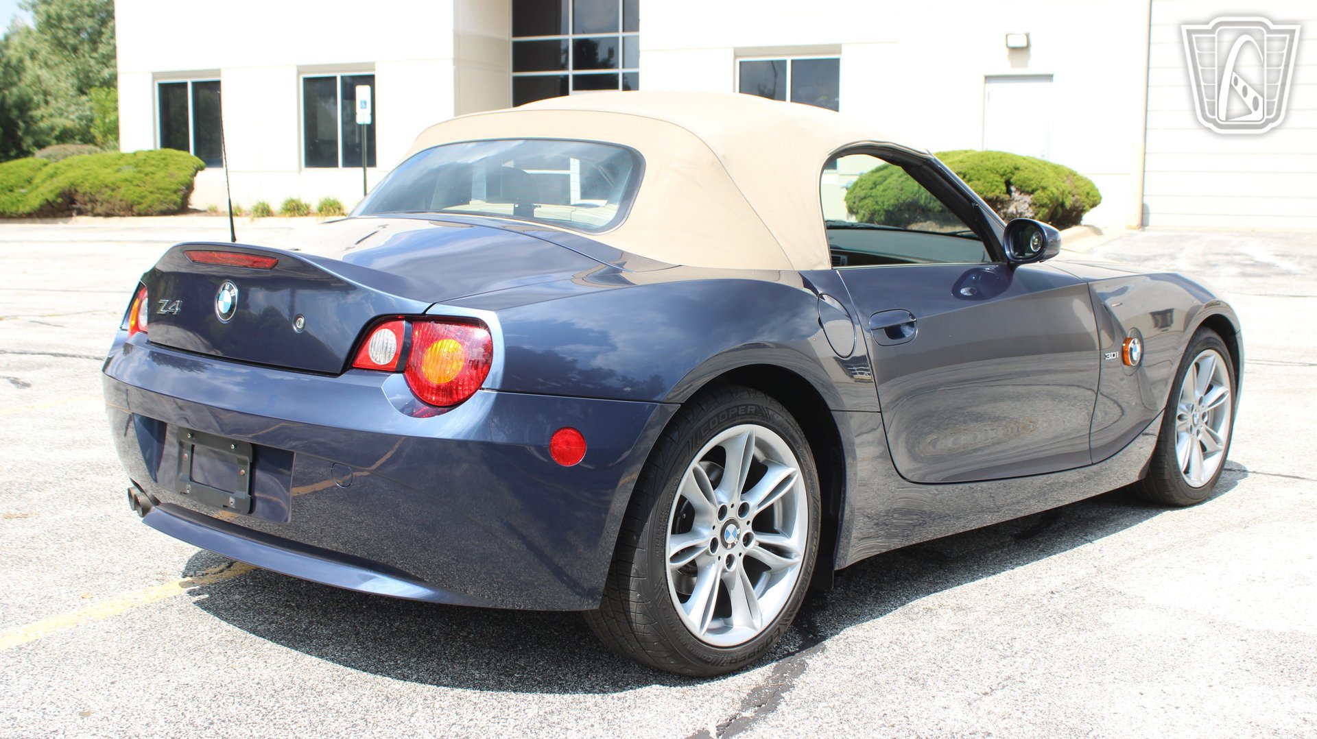 Used 2004 BMW Z4 3.0i RWD image 3