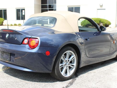 Used 2004 BMW Z4 3.0i RWD image 3