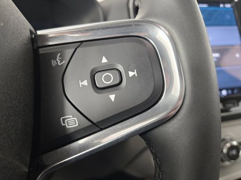 Certified 2023 Volvo XC40 B5 Plus w/ Driver Assist Package image 27