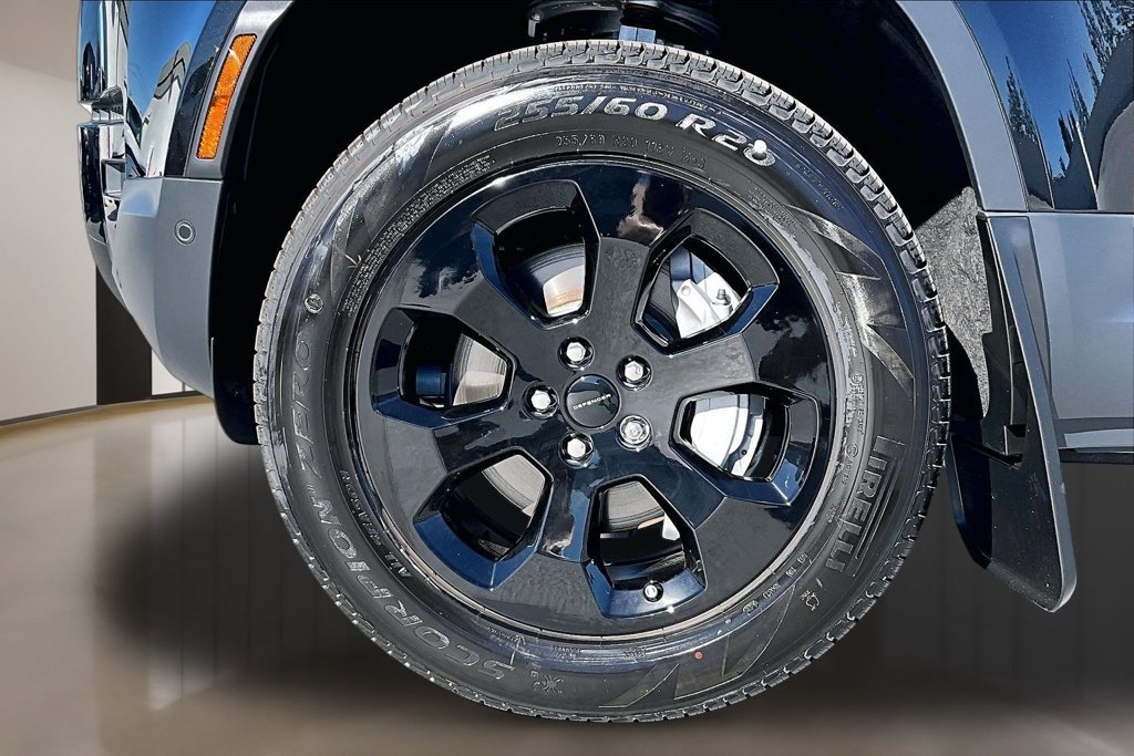 New 2026 Land Rover Defender 110 S AWD/4WD image 13