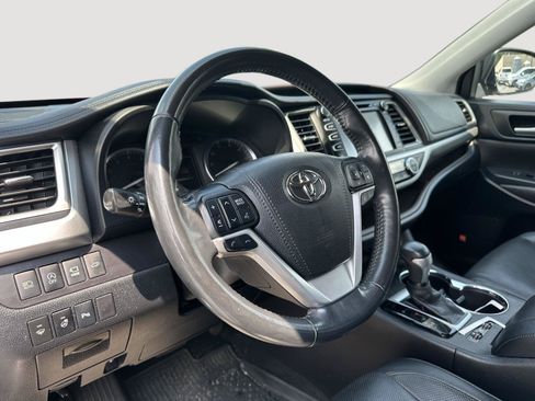 Used 2018 Toyota Highlander Limited Platinum AWD/4WD image 11