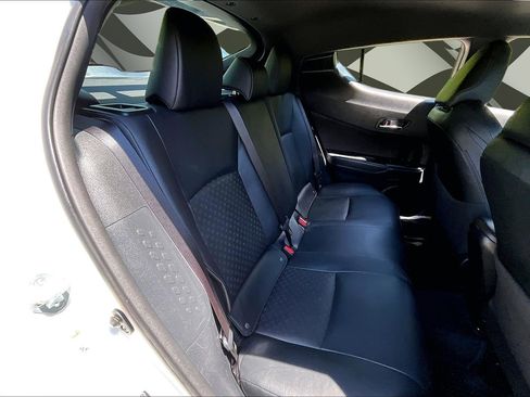 Used 2019 Toyota C-HR Limited FWD image 27