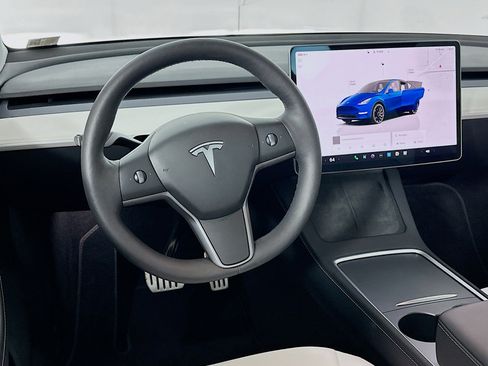 Used 2024 Tesla Model Y Performance image 17
