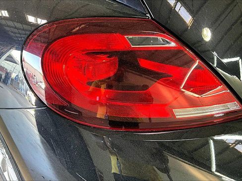 Used 2017 Volkswagen Beetle 1.8T SE FWD image 24